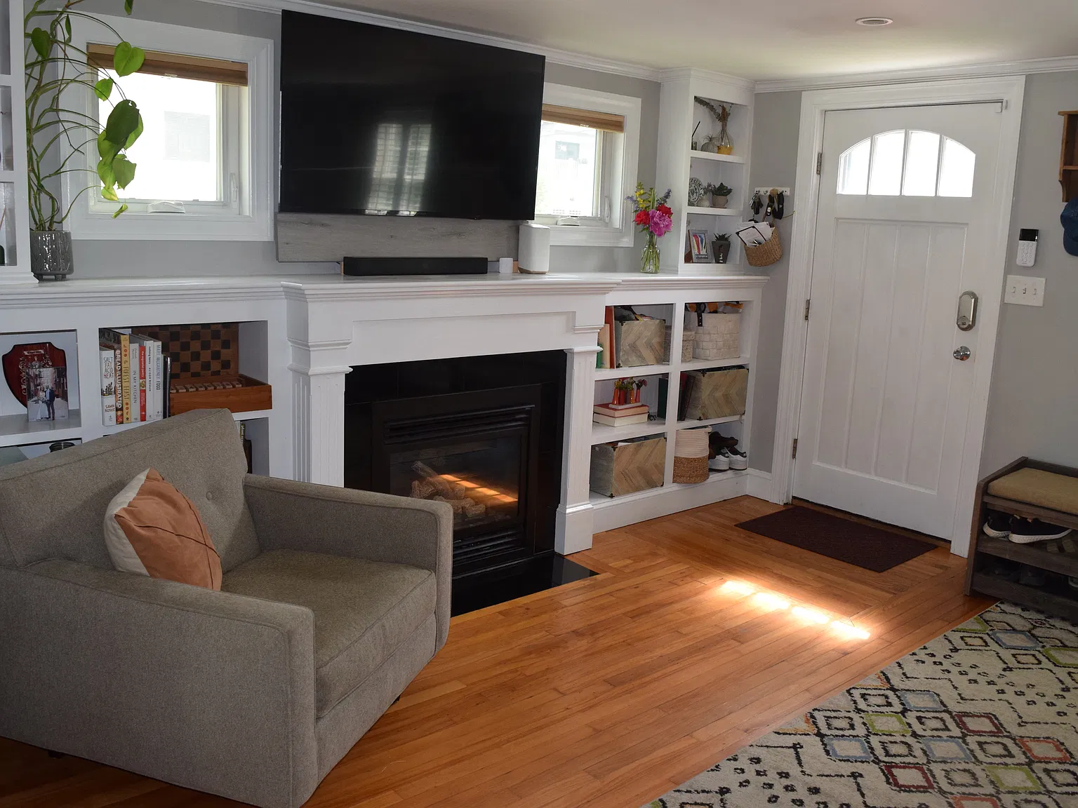 3 bed, 1.5 bath, 1150 sqft, $4,300 — Photo 3