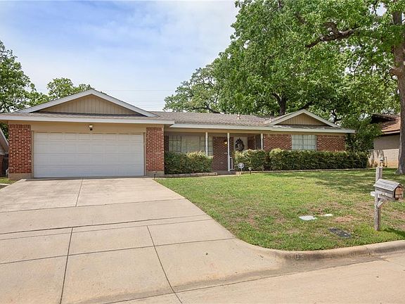 3rd image of 108 Stonegate Ct