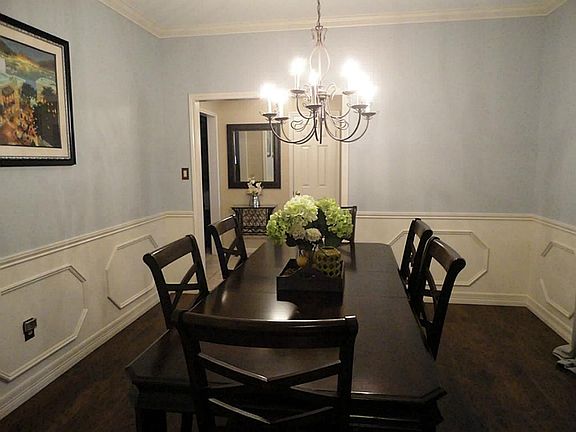 Another view of the dining room.