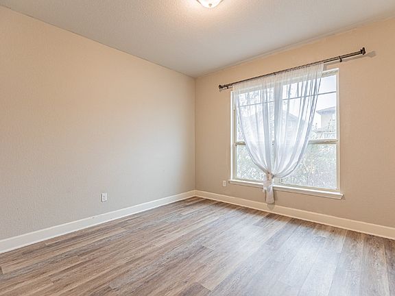 4th image of 14119 Sam Houston Way