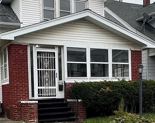 2nd image of 1806 Parkdale Ave