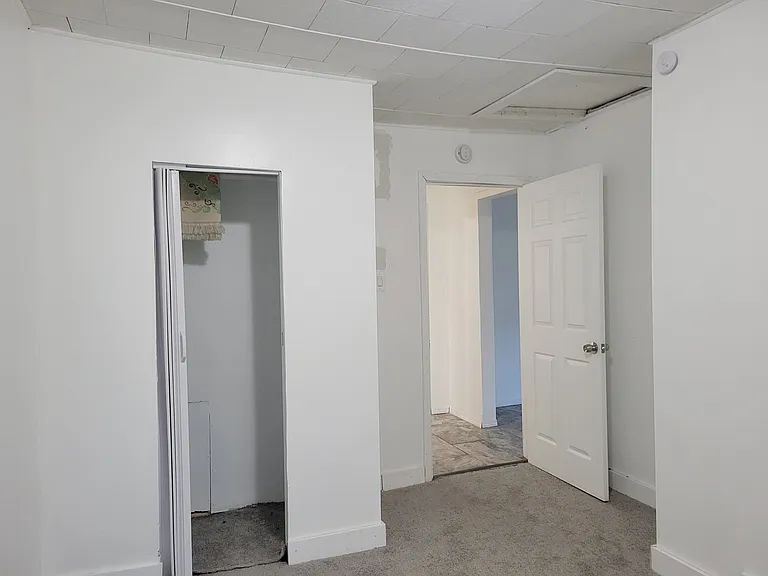 7027 Chalmers Ave — Photo 10