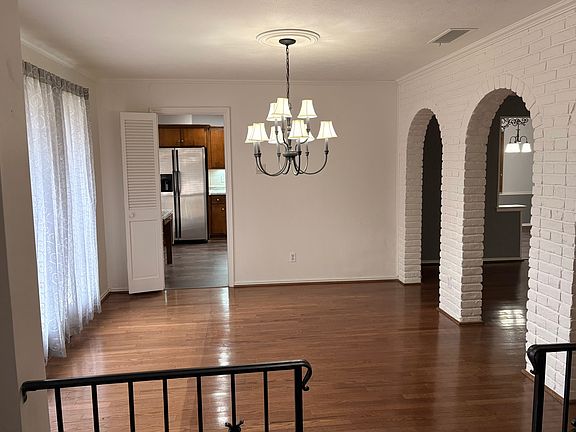 3rd image of 2501 Northcrest Dr