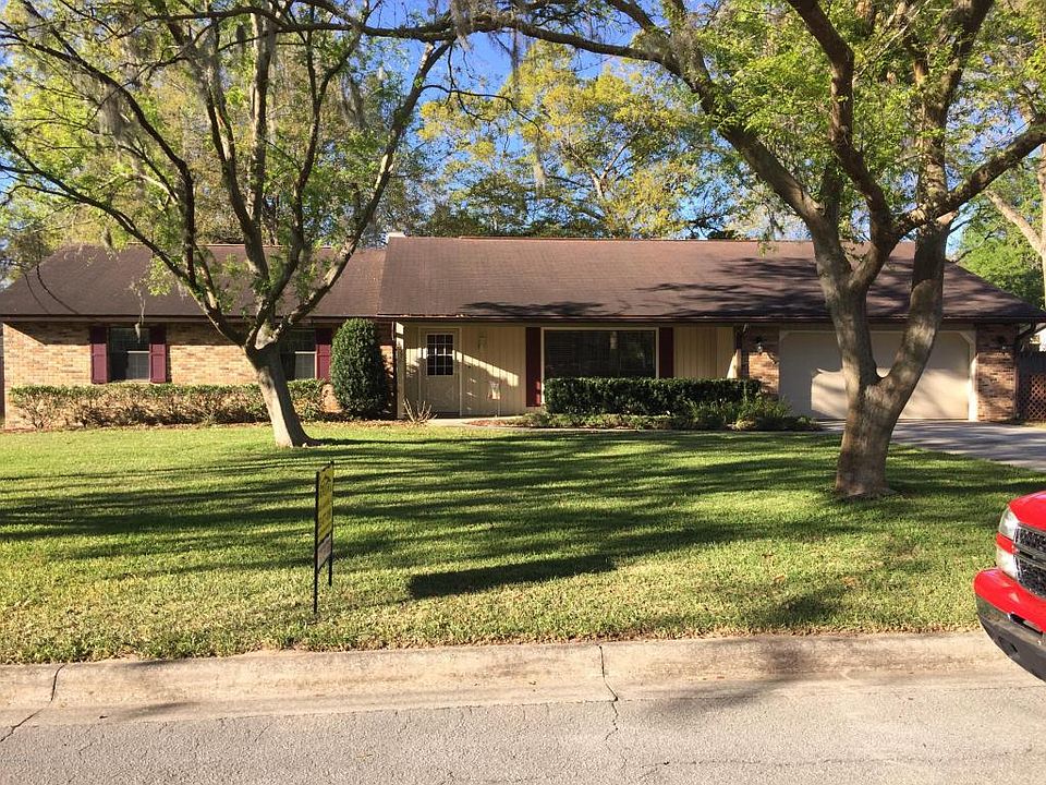 2nd image of 3938 SE 17th Pl