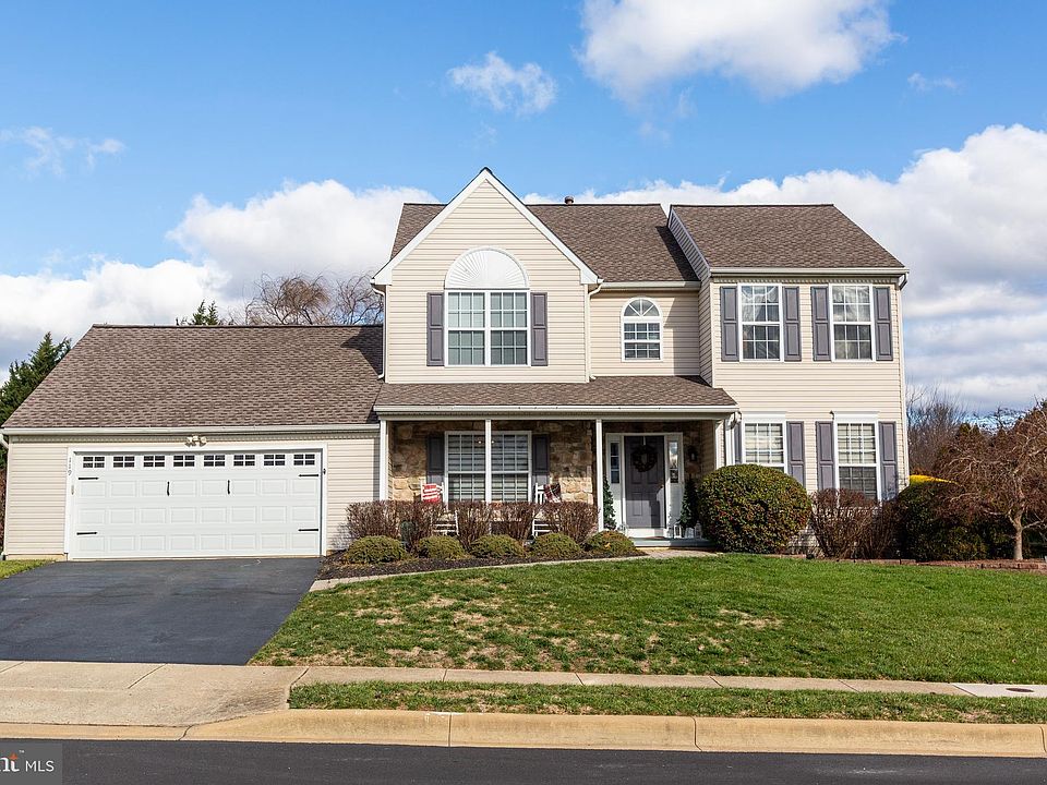 1st image of 119 Lakeside Dr
