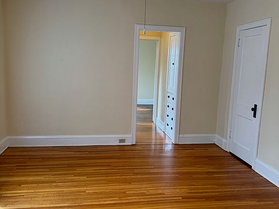 2nd image of 183 Chatsworth St S APT 302