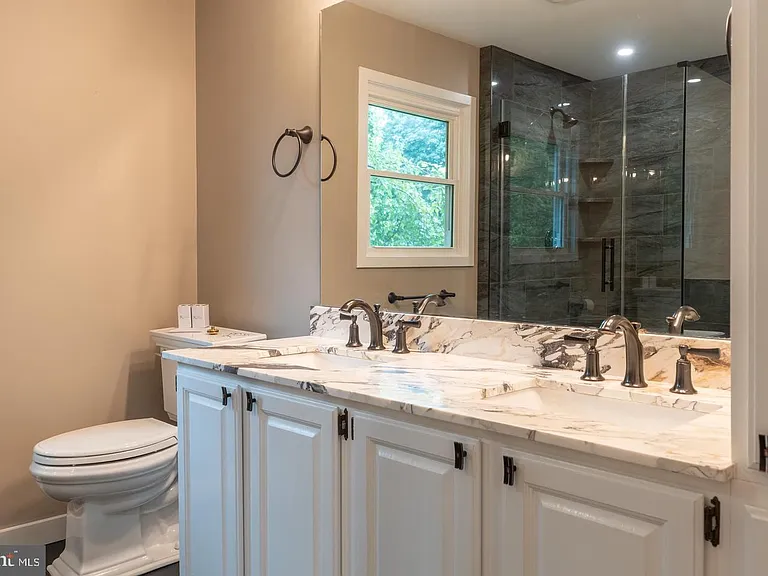 56 W Windrose Dr — Photo 64