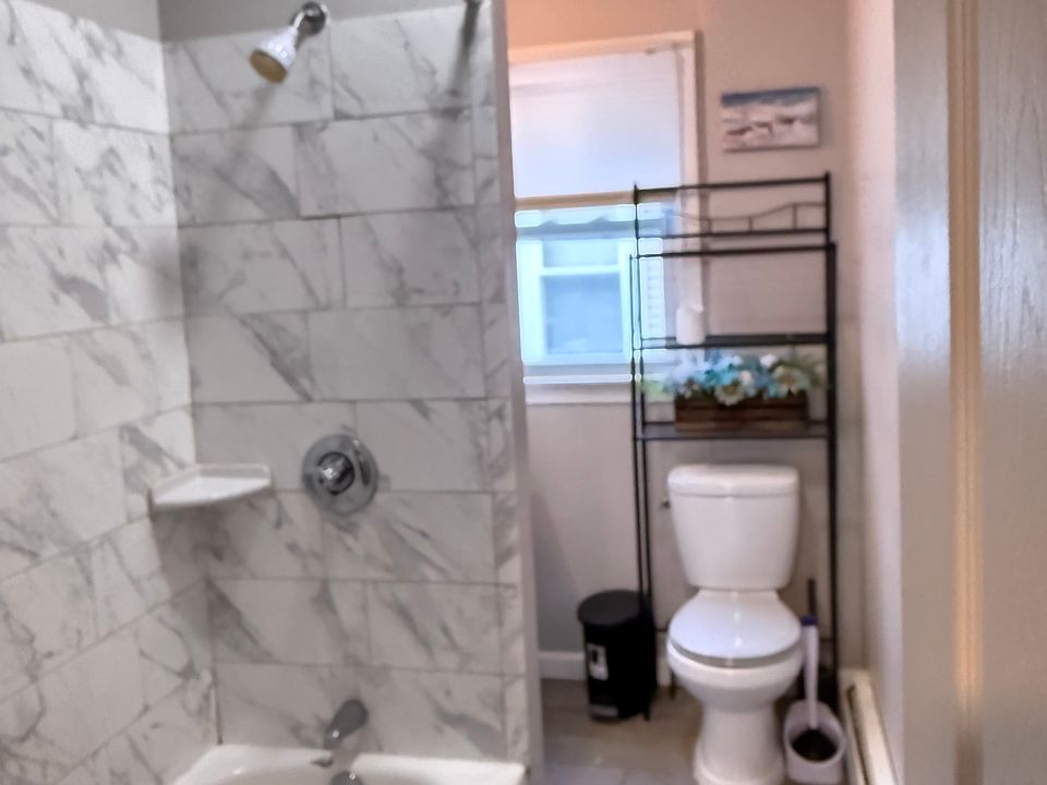 1st image of 121 Maplewood Ave #1