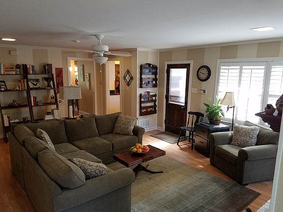 5th image of 4874 Mendenhall Pl