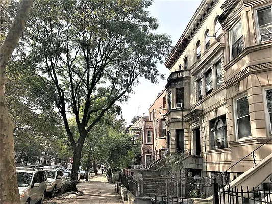 Rented by Lang Realty LLC | media 21