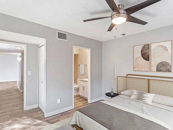 4th image of 601 W Santa Fe Ave #102