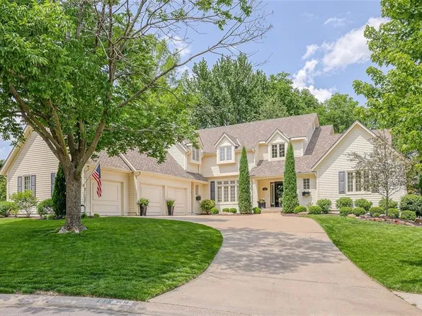 9018 W 139th Ter, Overland Park, KS 66221