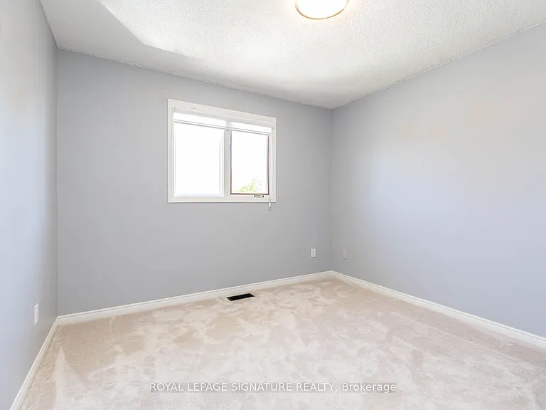 34 Kingswood Dr E — Photo 21