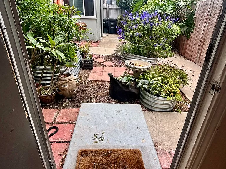 215 Avenida Granada — Photo 3