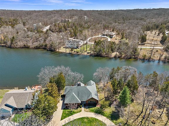 2nd image of 10442 Lake Crest Dr