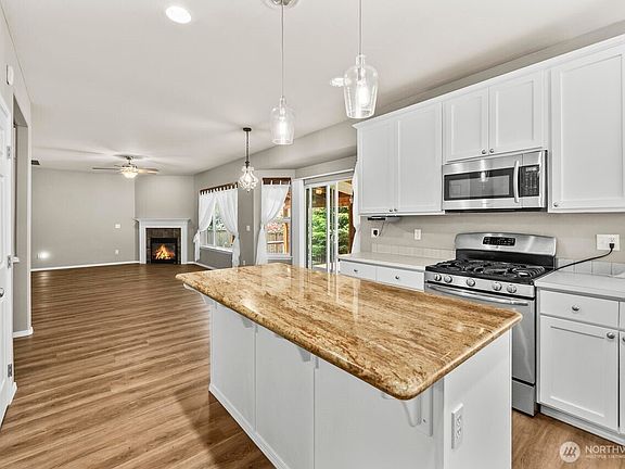 5th image of 15802 123rd Avenue E