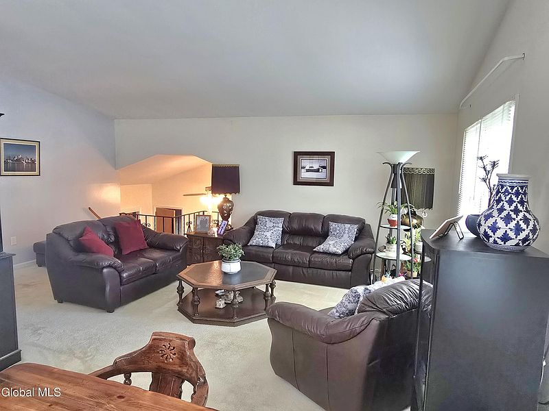 5th image of 12 Winkel Way