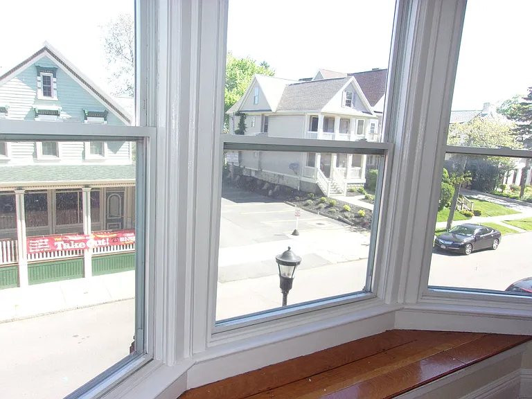 220 Lexington Avenue Apartments — Photo 4