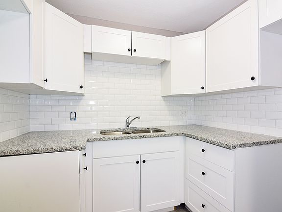 3rd image of 1200 Beach Dr NE APT 2