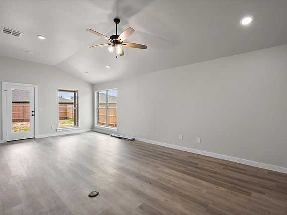 4th image of 2711 Trenton Ave