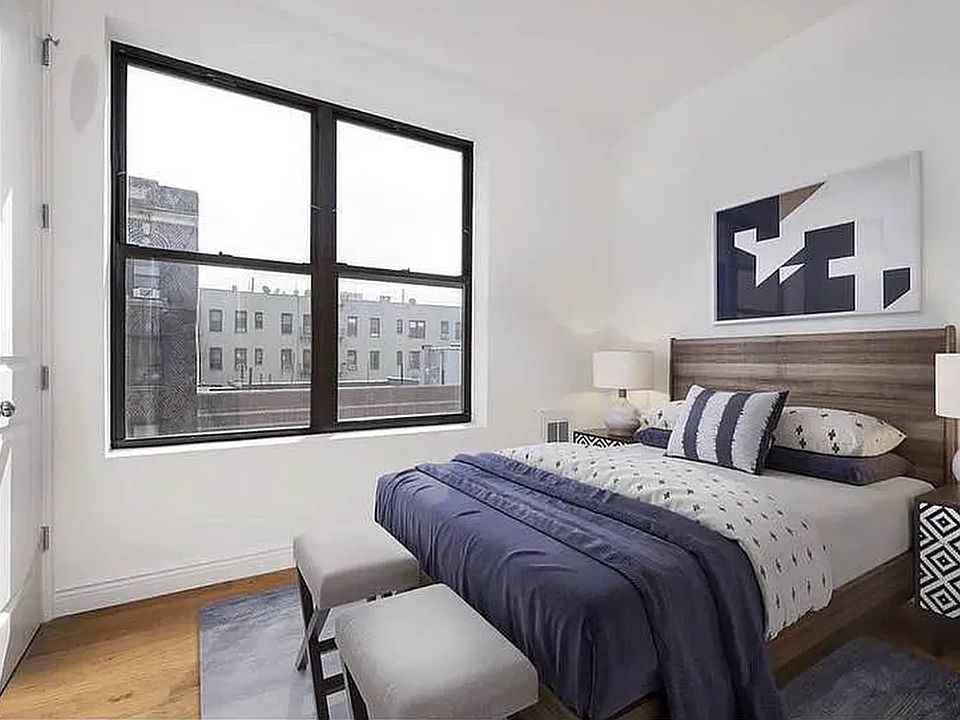 2nd image of 319 Lincoln Pl APT 5R
