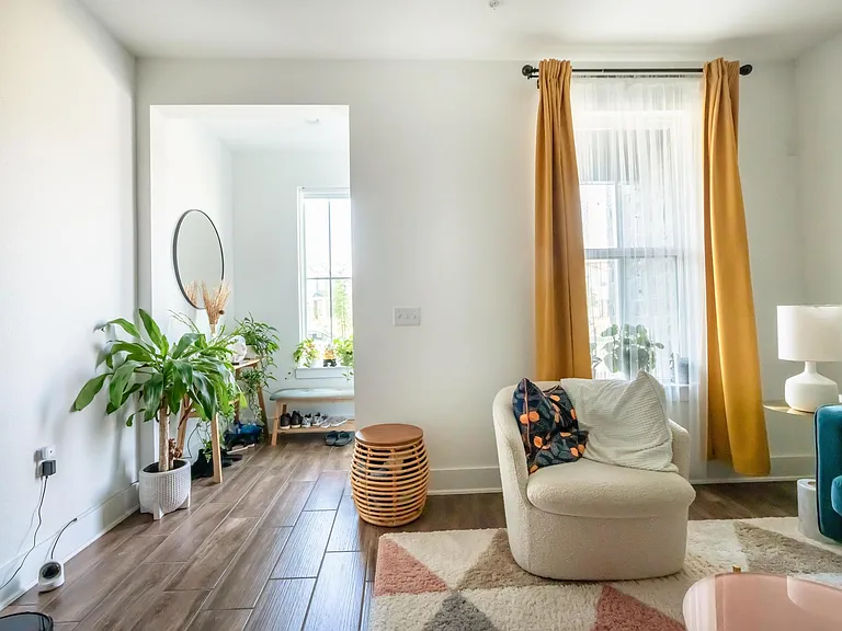 2501 Simond Ave #D — Photo 22