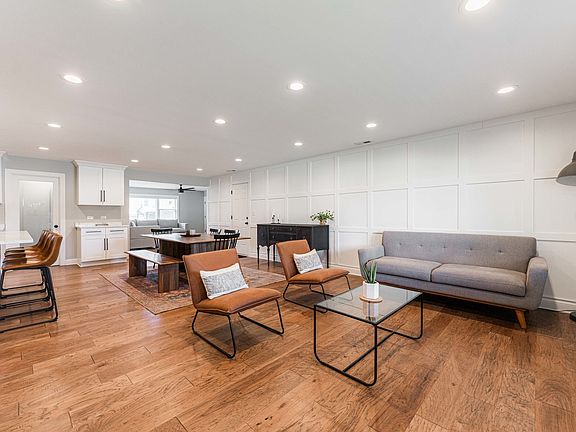 4th image of 15050 Holiday Ct