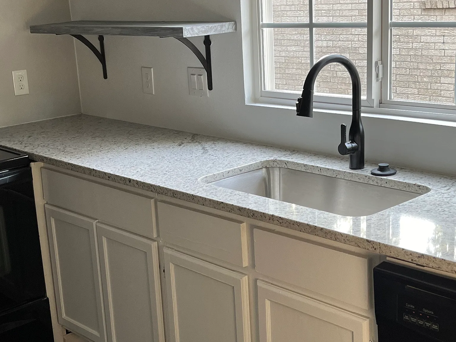 3 bed, 1000 sqft, $1,600 — Photo 4