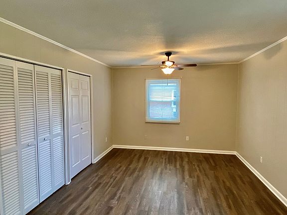 4th image of 3831 Lovell Dr
