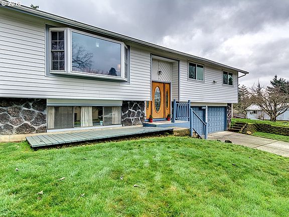 2nd image of 2903 NE 84th St