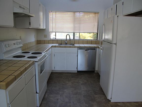 5th image of 3417 Mission Dr