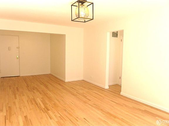 2nd image of 1360 York Ave APT 7M