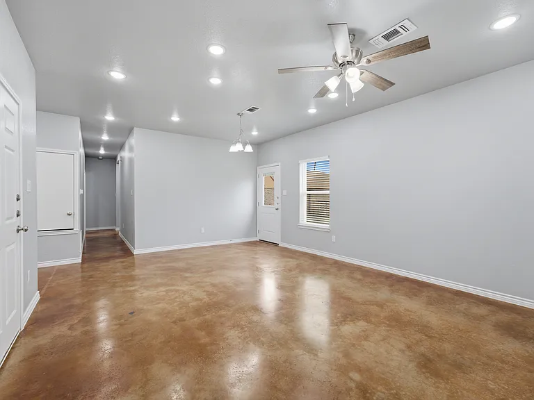 3109 Clinkenbeard Dr #3107B — Photo 4