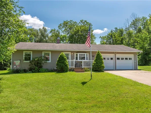 16 Vine Cir, Whitesboro, NY 13492