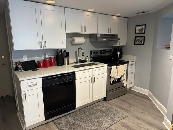 3319 N Kenmore Ave, Chicago, IL 60657