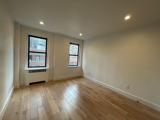 4th image of 361 E 50th St APT 5A