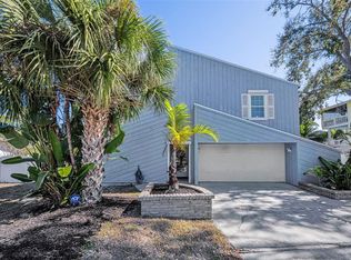 105 Peterson Ln, Palm Harbor, FL 34683