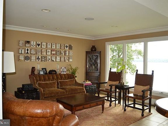 4th image of 5817 River Dr