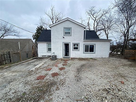 3rd image of 2527 Nebraska Ave
