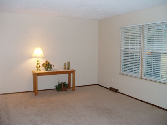 2nd image of 1865 Carisbrook Dr