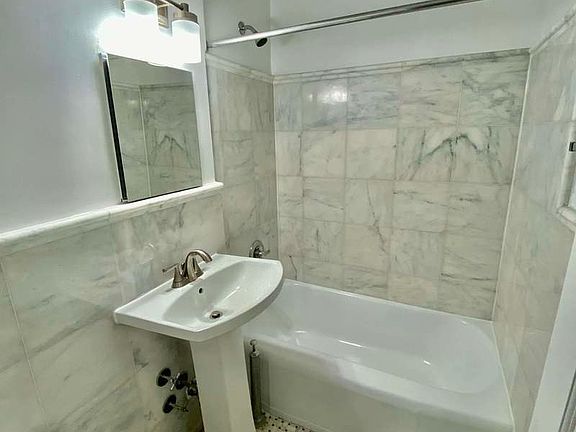 5th image of 338 E 70th St #2