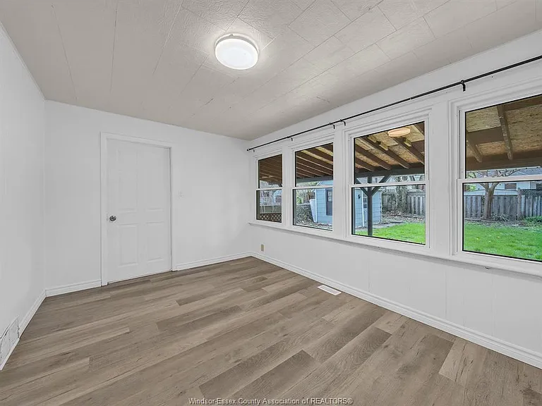1183 Felix Ave — Photo 25
