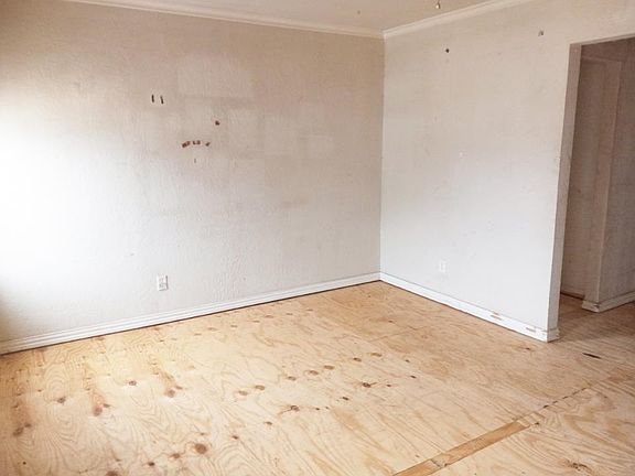 2nd image of 908 NW 20th St