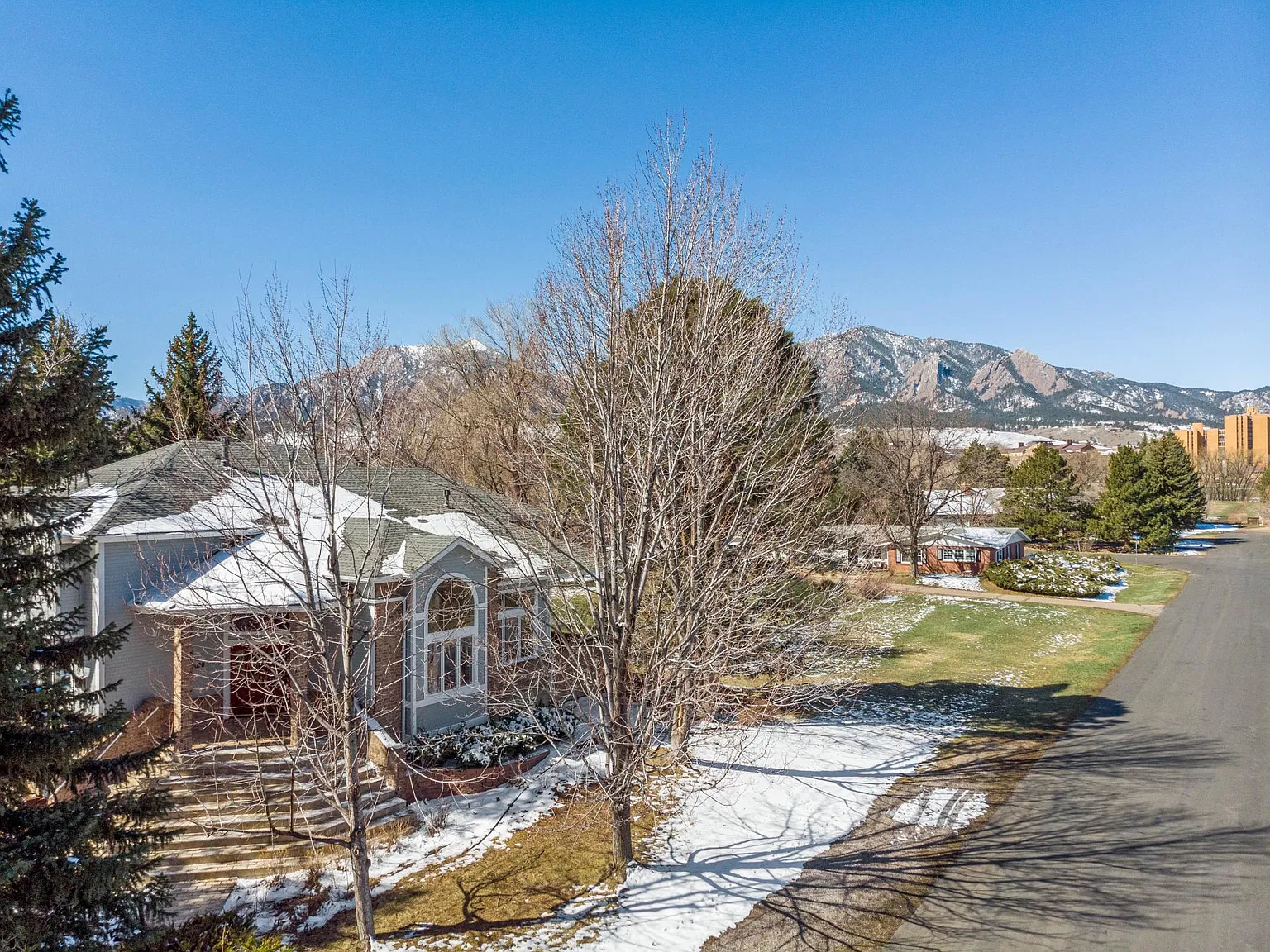 4020 Pinon Dr — Photo 1