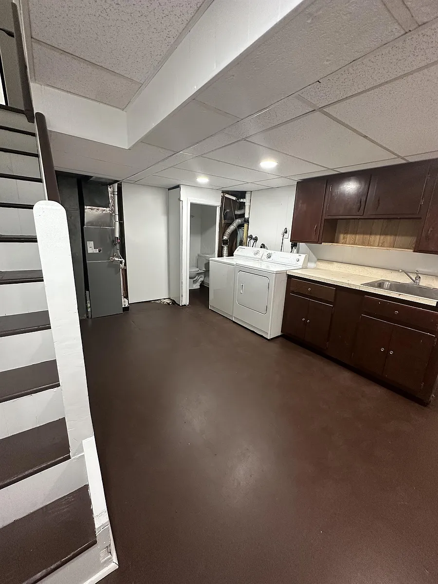 Building Photo - 741 Rockland St #1