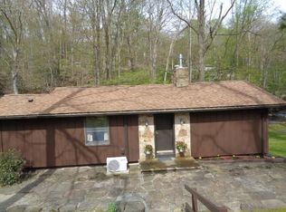 464 Walnut Ave, Hunker, PA 15639