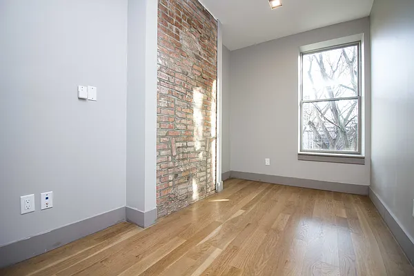 Rented by Nooklyn NYC LLC | media 24