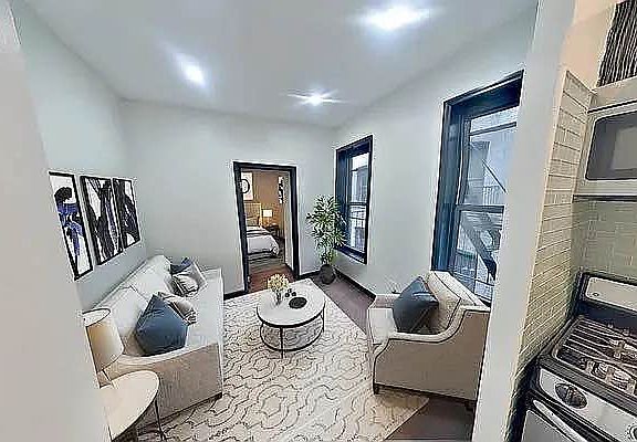 4th image of 1446 1st Ave #14
