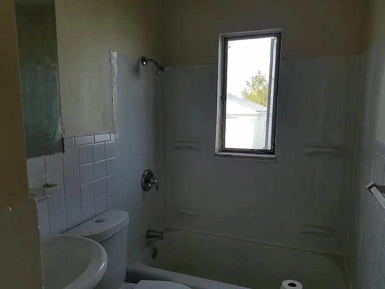 16009 Ramage Ave — Photo 3