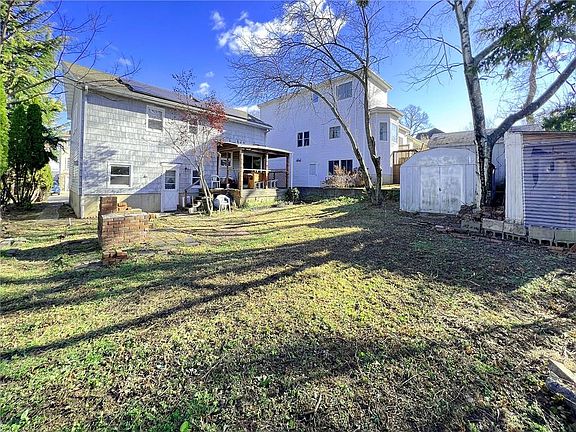 4th image of 214 Brehaut Ave